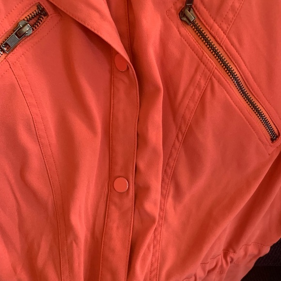 Chelsea & Theodore Crop Jacket - Picture 2 of 3